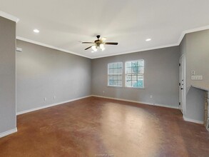 3310 Travis Cole Ave in College Station, TX - Building Photo - Building Photo