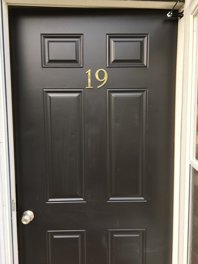 6820 Linville Dr in Barboursville, WV - Building Photo - Building Photo