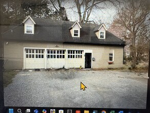 207 Holly St, Unit Carriage House in Cranford, NJ - Building Photo - Building Photo