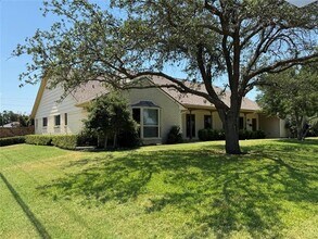 3786 Weeburn Dr in Dallas, TX - Building Photo - Building Photo