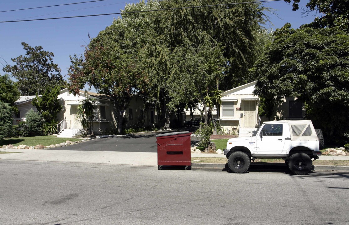 1009-1013 E Acacia Ave in Glendale, CA - Foto de edificio