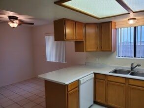 2635 Calle de Mercado in Bullhead City, AZ - Building Photo - Building Photo