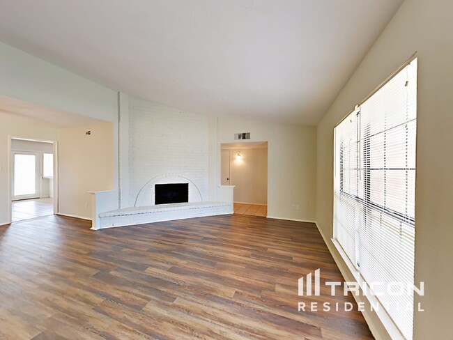 7006 Blackberry Dr in Arlington, TX - Building Photo - Building Photo