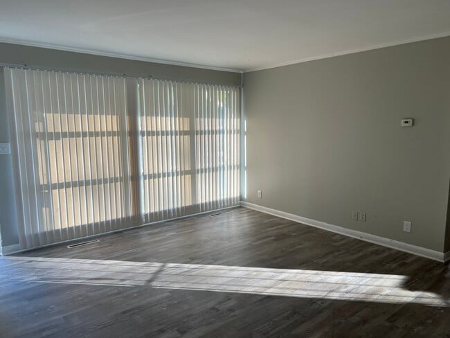 10020 Corning St in Oak Park, MI - Building Photo - Building Photo