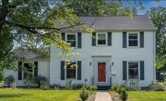 2405 Sycamore St in Columbus, IN - Building Photo