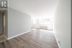 799 Robinson St in Burlington, ON - Building Photo