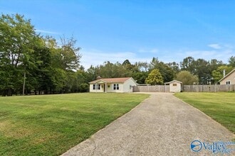 8565 Curtis Rd in Athens, AL - Building Photo - Building Photo