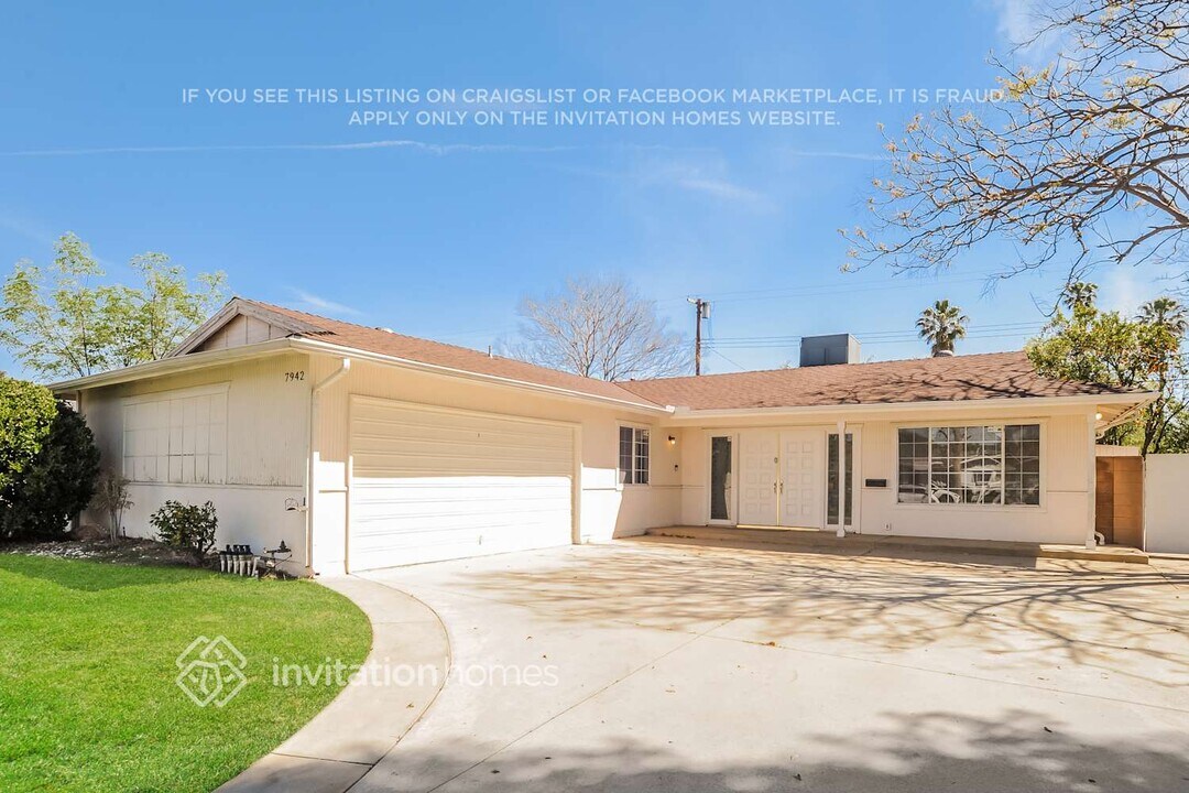 7942 Vicky Ave in Los Angeles, CA - Building Photo