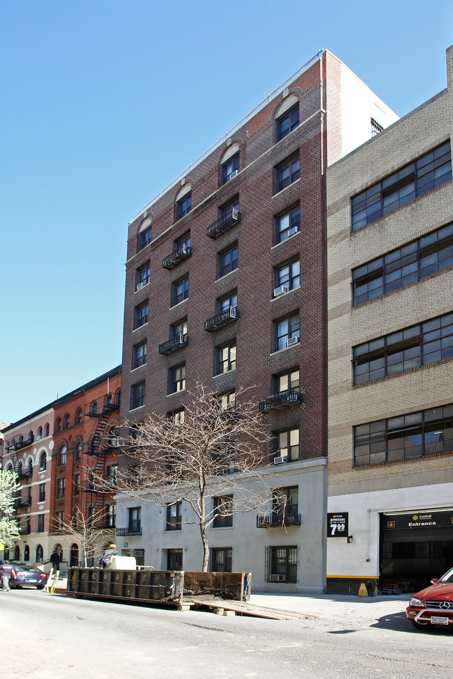 165 W 83rd St in New York, NY - Building Photo - Building Photo