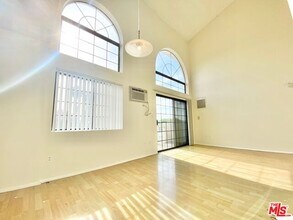 9801 Tabor St-Unit -201 in Los Angeles, CA - Building Photo - Building Photo