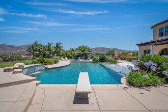 8122 Twilight Point Way in San Diego, CA - Foto de edificio - Building Photo