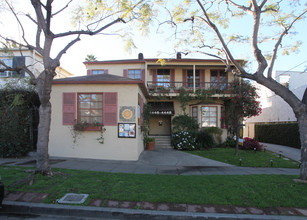 4446-4448 Ambrose Ave in Los Angeles, CA - Building Photo - Building Photo