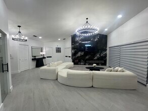 13302 Doubletree Cir in Wellington, FL - Building Photo - Building Photo