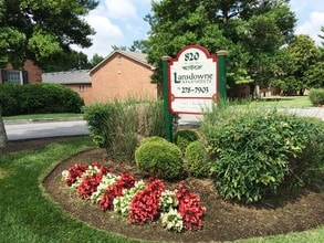 Lansdowne Apartments in Lexington, KY - Foto de edificio - Building Photo