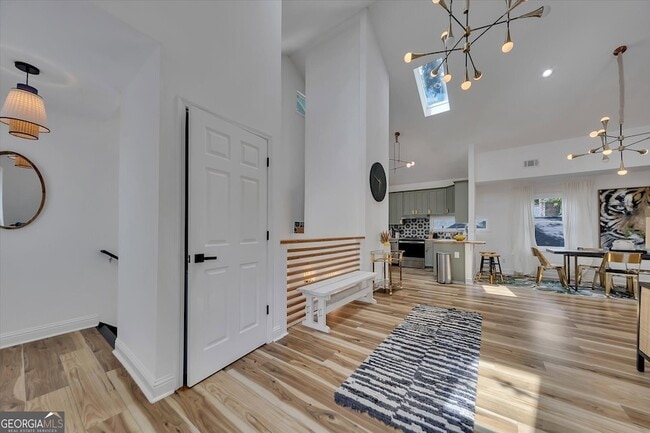 937 Austin Ave NE, Unit B - UPPER in Atlanta, GA - Foto de edificio - Building Photo
