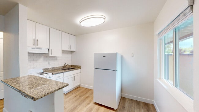 15439 Marty Dr in Glen Ellen, CA - Building Photo - Building Photo