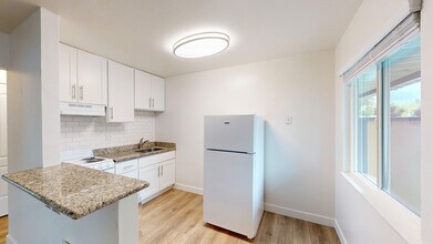 15439 Marty Dr in Glen Ellen, CA - Building Photo - Building Photo