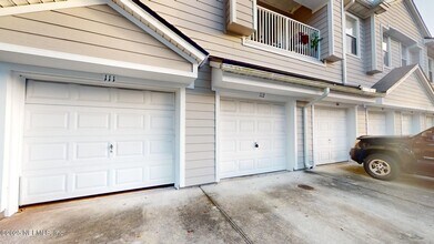 7063 Deer Lodge Cir in Jacksonville, FL - Building Photo - Building Photo
