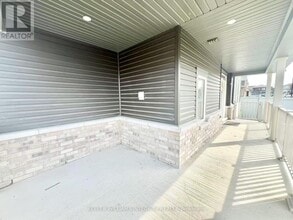 1042 Parabolica Wy in Ottawa, ON - Building Photo - Building Photo