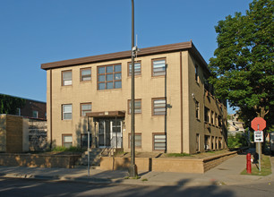 2025 Emerson Ave N in Minneapolis, MN - Building Photo - Building Photo