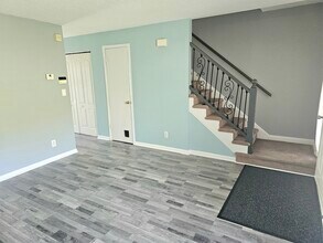 975 Surry Ln in Gastonia, NC - Foto de edificio - Building Photo