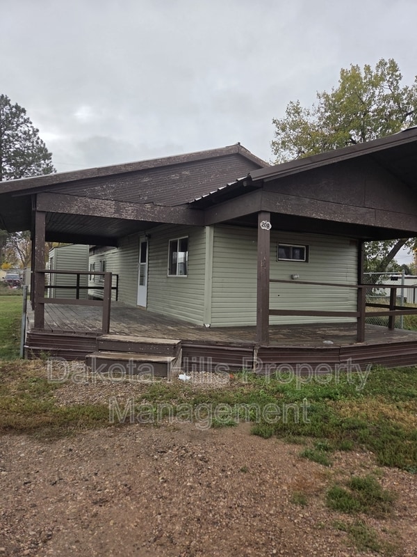 property at 107 Gumbo Dr