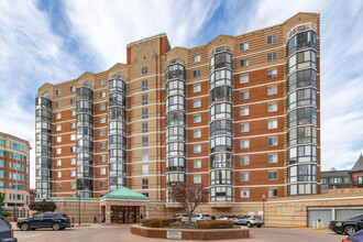 The Victoria in Rockville, MD - Foto de edificio - Building Photo