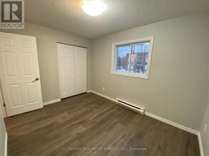 225-225 Presland Rd in Ottawa, ON - Building Photo - Building Photo