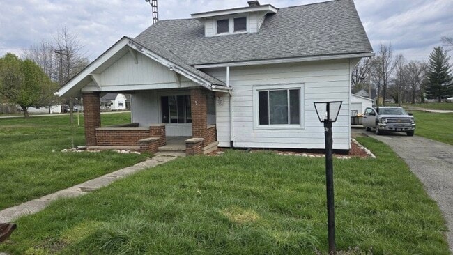 property at 112 W Beckett St
