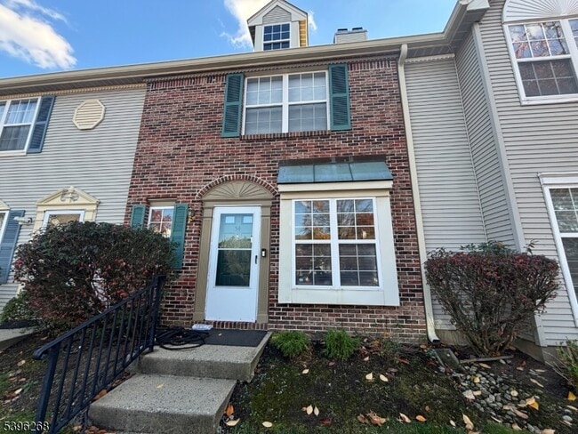 property at 34 Colleen Ct