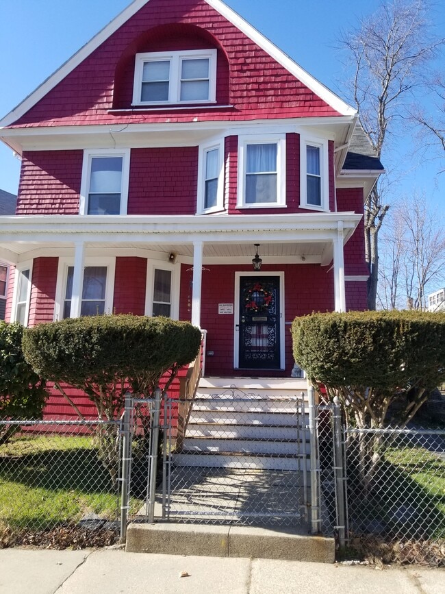 property at 35 Algonquin St