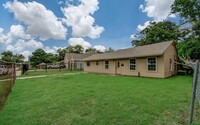 5839 Southurst St in Houston, TX - Building Photo - Building Photo