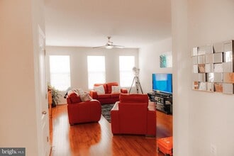 8453 Winding Trail in Laurel, MD - Building Photo - Building Photo