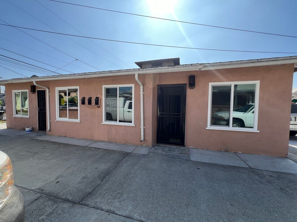 6609 Orchard Ave in Bell, CA - Foto de edificio