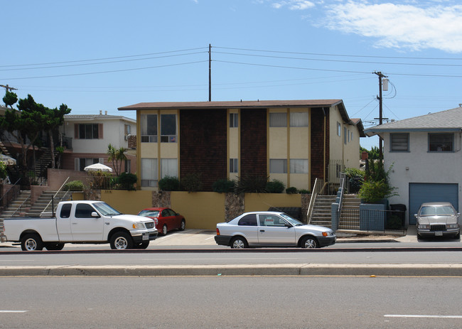 3516 College Ave in San Diego, CA - Foto de edificio - Building Photo