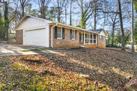 4305 Newcastle Cir in Stonecrest, GA - Foto de edificio - Building Photo