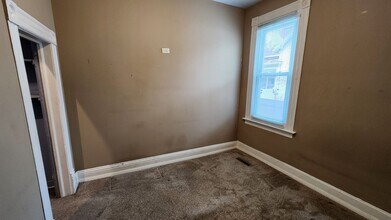 1229 13th St S-Unit -1229 in La crosse, WI - Building Photo - Building Photo