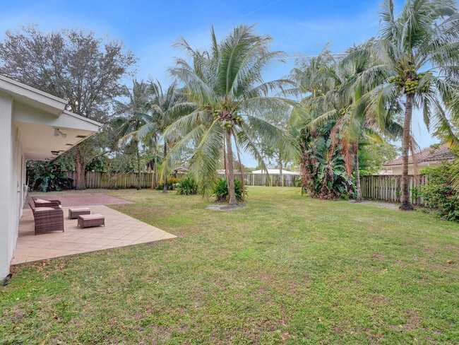 7 Polo Cir in Boca Raton, FL - Foto de edificio - Building Photo