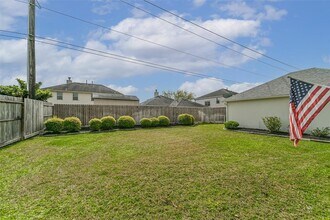 9910 Brook Meadow Ln in Houston, TX - Building Photo - Building Photo