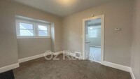 1735 Roosevelt Cir in Toledo, OH - Building Photo - Building Photo