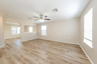 13125 Briarcreek Loop in Manor, TX - Building Photo - Building Photo
