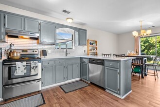 1216 Ferndale Ct in Virginia Beach, VA - Building Photo - Building Photo