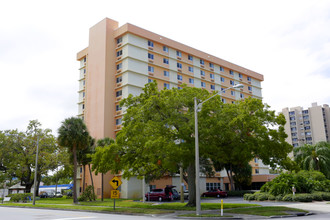 Burlington Tower in St. Petersburg, FL - Building Photo - Building Photo