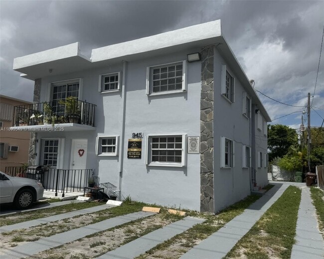 property at 945 W 23rd St