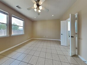 15606 Mossy Park in Cypress, TX - Foto de edificio - Building Photo