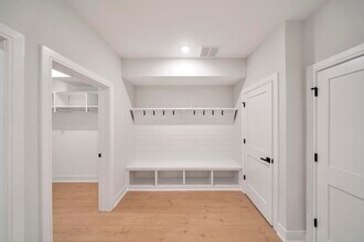 9 SCENIC Ter in Englewood Cliffs, NJ - Building Photo - Building Photo