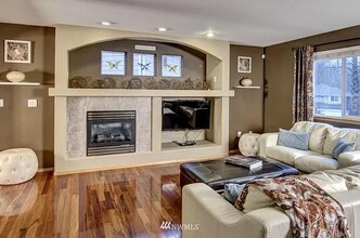 18318 8th Dr SE in Bothell, WA - Building Photo - Building Photo