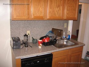 60 Carlisle St, Unit 1 in Quincy, MA - Building Photo - Building Photo