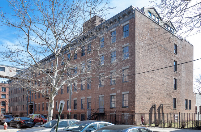 187 Wayne St in Jersey City, NJ - Building Photo - Building Photo