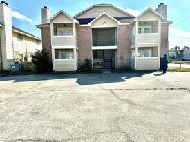 1312 Brenda Ln, Unit B in Humble, TX - Building Photo